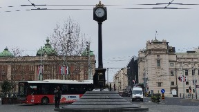 Sat pokazuje različito vreme